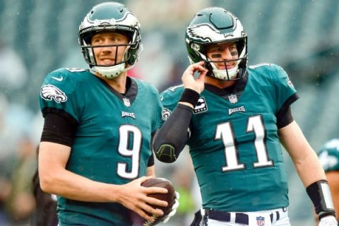 Pederson: Eagles committed to Wentz at QB