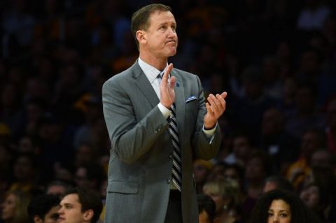 Stotts agrees to multiyear extension with Blazers