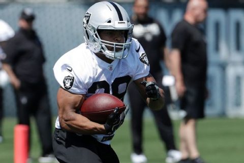 Source: Martin likely to Raiders after Crowell loss