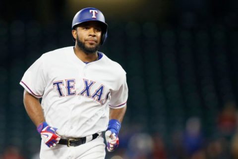 Rangers deal fan-favorite Andrus to A’s for Davis