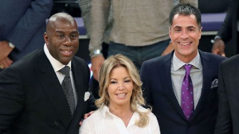 The Lakers’ public drama is a crisis of ownership