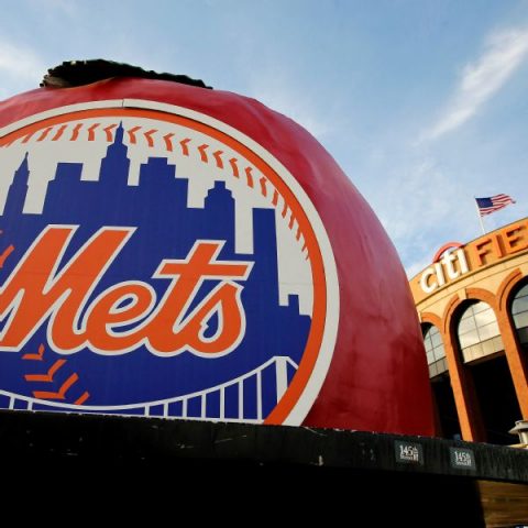 Cohen reaches an agreement to purchase Mets