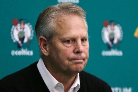 Celtics president Ainge suffers mild heart attack