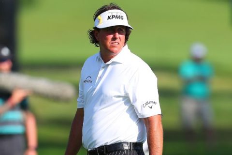 Mickelson hired tutor firm, surprised by scheme