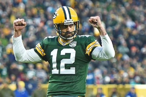 No picks for Packer: Rodgers sets no-INT mark