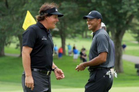 Tiger vs. Phil stream made free after tech issue