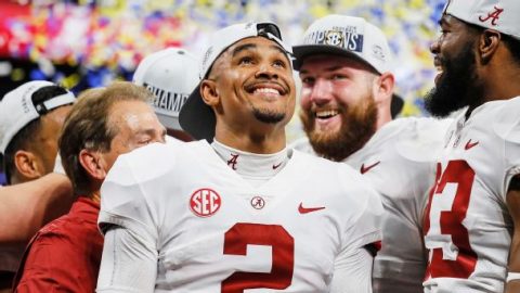 ‘I’m here for this team:’ Inside Jalen Hurts’ roller-coaster year