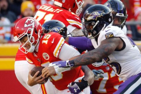 Suggs says no hard sell needed to join Chiefs