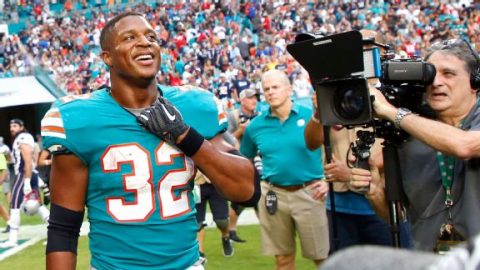 ‘Sorry, Gronk’: How Dolphins duped Patriots on Drake’s desperate dash