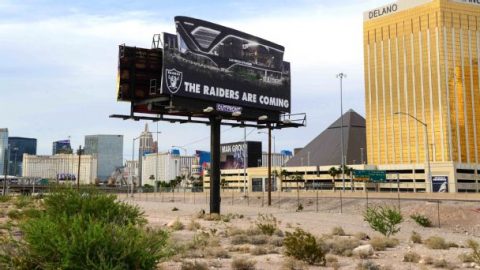 Weekend in Vegas: Blackjack, slots and the Raiders