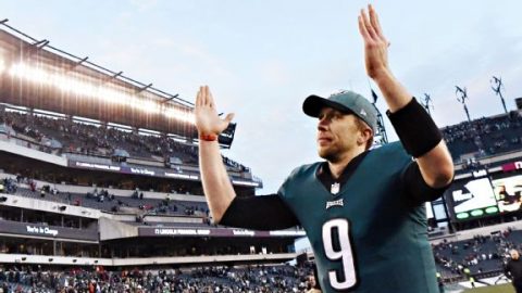 Nick Foles’ legend grows during likely goodbye to Philly