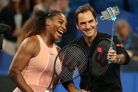 Federer tops Serena in mixed doubles at Hopman