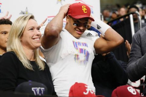 Early signee McCoy leaving USC for Texas