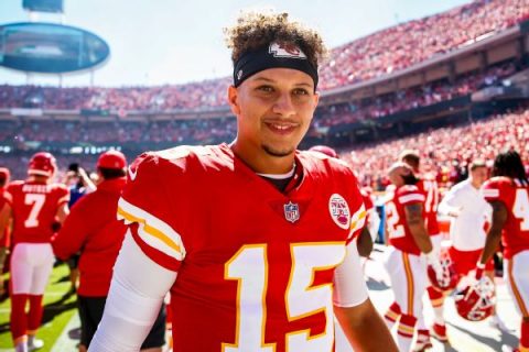 Sources: Mahomes could land first $200M deal