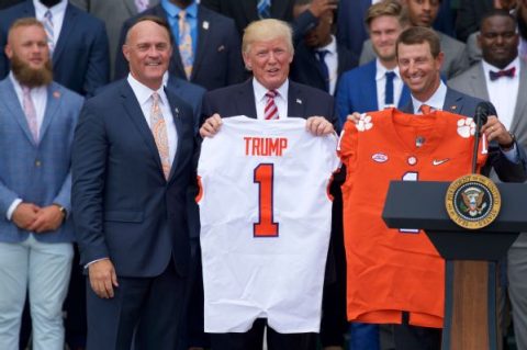 Clemson players cheer fast food at White House