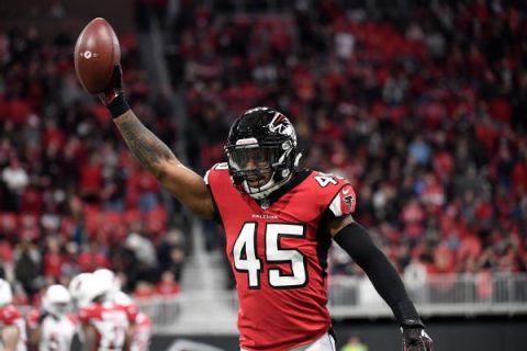 Falcons, LB Jones reach $57M deal through ’23