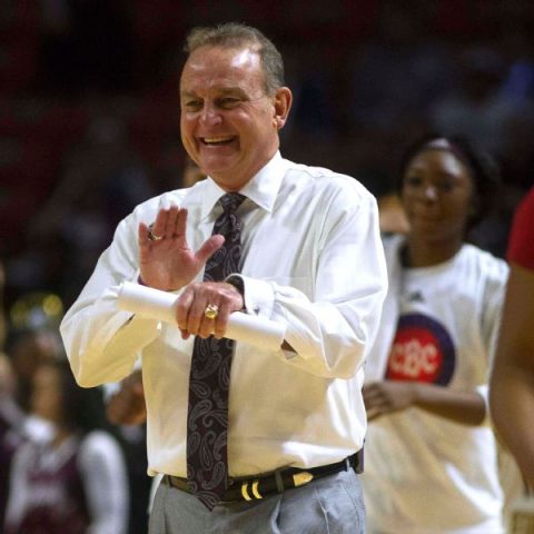 Schaefer leaves SEC to be Texas women’s coach