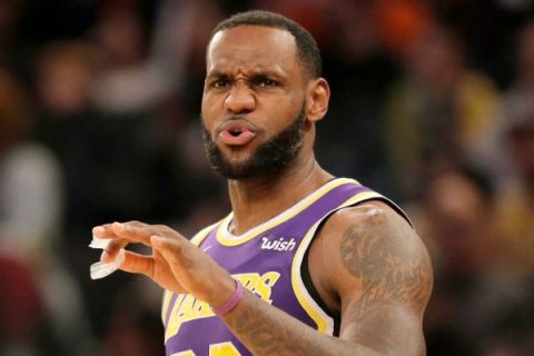 Walton: Lakers convinced LeBron to shut it down
