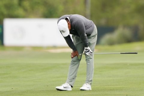 Tiger out of Match Play after missing 4-foot putt