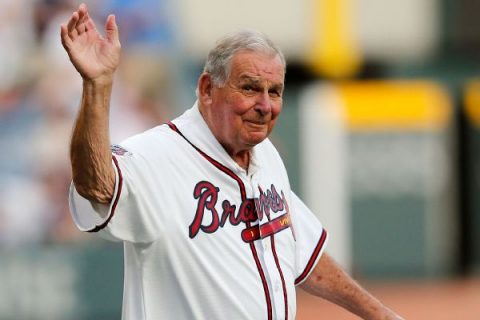 Hall of Fame ex-Braves skipper Cox in hospital