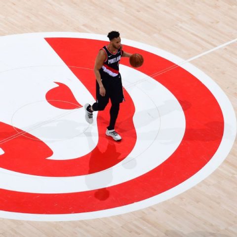 Trail Blazers trade Turner to Hawks for Bazemore