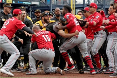 Puig among 5 ejected after Reds-Pirates incident