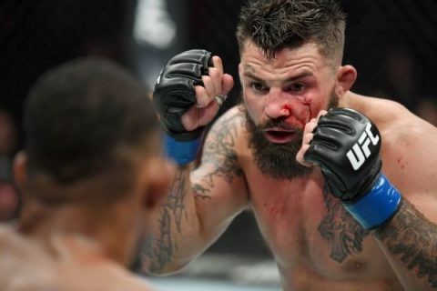 UFC: Perry to seek counseling after altercation