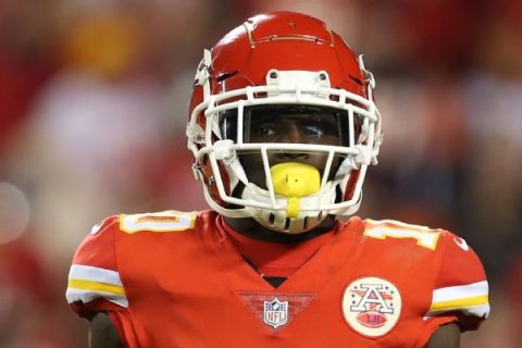 Source: Chiefs’ Hill hurts clavicle, out weeks