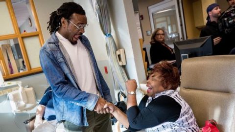 Honoring mom: Brandon Carr connects with breast cancer patients
