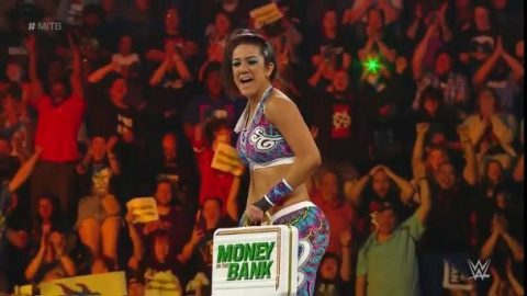 WWE Money in the Bank results: Bayley cashes in on Charlotte to win SmackDown title
