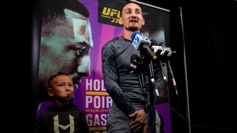 Coming off a loss yet still a champ, Max Holloway is starting fresh