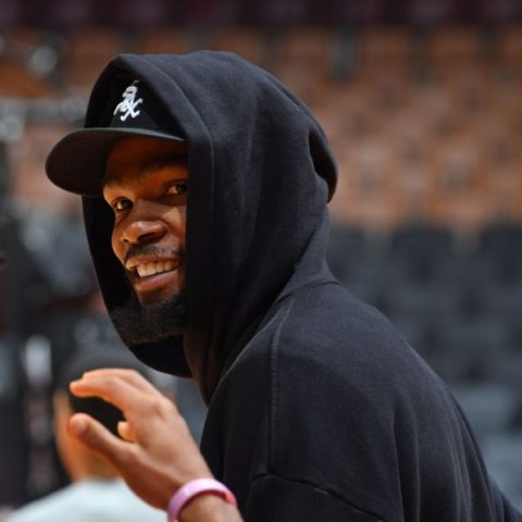 KD practices, listed as questionable for Game 5