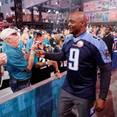 Sources: Titans great George to coach Tenn. St.