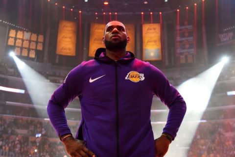LeBron honored as AP top male athlete of decade