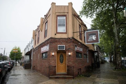 Philly bar seeks profits from ‘Play Gloria’ merch