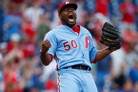 Dodgers fuming after Phils’ Neris curses them out