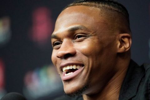 Westbrook: Ready to sacrifice for Rockets, title