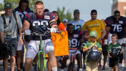 Best of Monday at training camps: Breaking bikes and naming rights