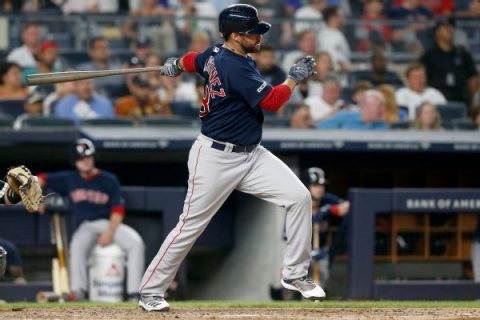 Martinez declines opt out, sticks with Red Sox