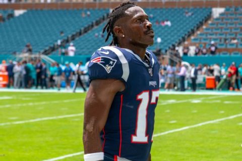 AB says he’s done with NFL; calls out Kraft, Ben
