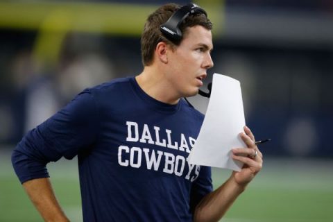 McCarthy lets Moore keep calling Cowboys’ plays