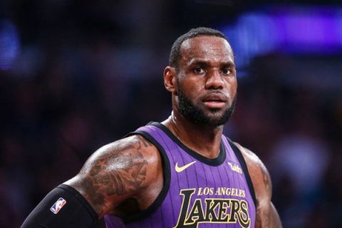 Lakers experiment with LeBron at 1, Davis at 5