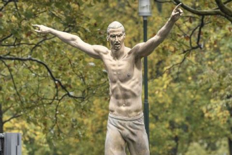 Zlatan statue set on fire after Hammarby deal