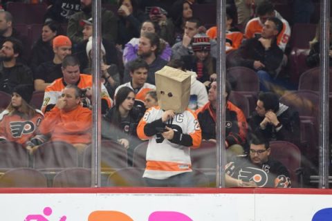Stress relief: Flyers give fans ‘rage room’ in arena