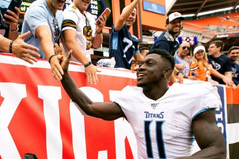 Jones to don No. 2 with Titans after declining 11