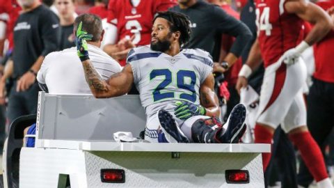 A middle finger and hard feelings: Earl Thomas returns to Seattle