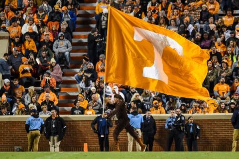 Tennessee lures top football recruit in Alabama