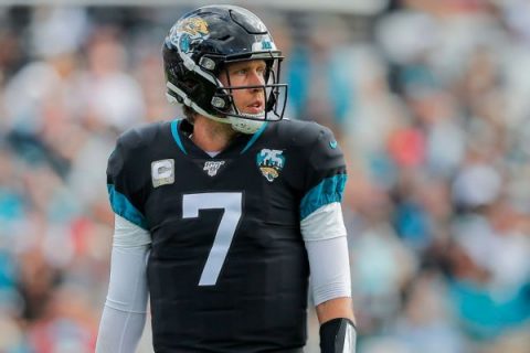 Sources: Jags trading QB Foles to Bears for pick