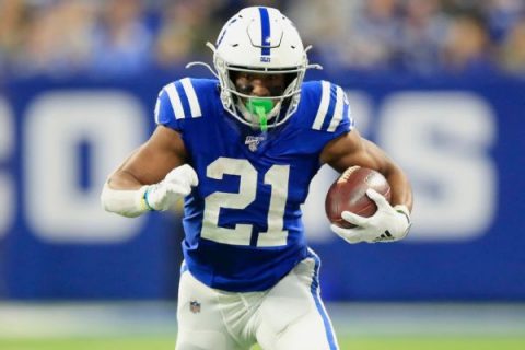 Colts extend Hines with deal in top 10 for RBs