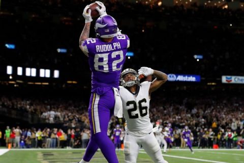 Officials: No interference on Vikings’ winning TD